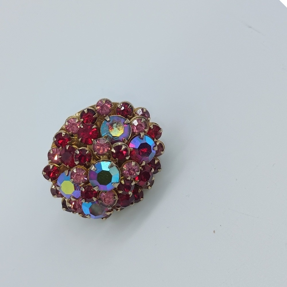 Vintage Red Pink Aurora Borealis Rhinestone Cluster Brooch Gold Tone Clip On